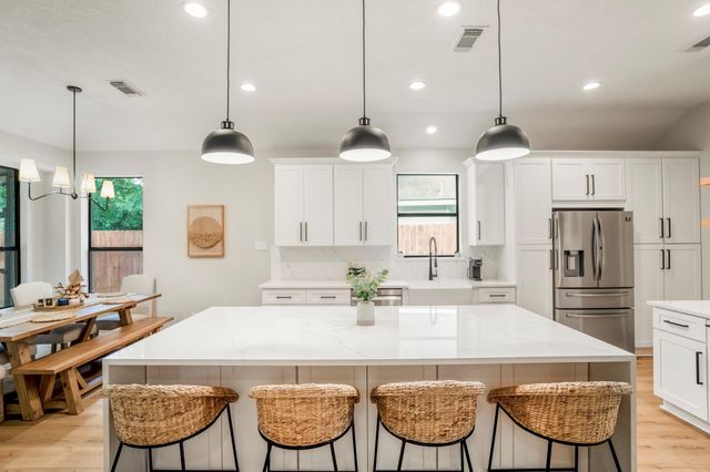 146 S Holly Laurel Circle, The Woodlands, TX 77382