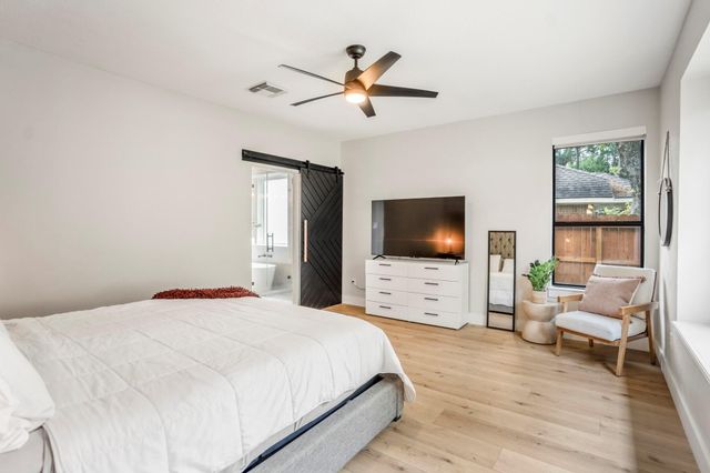 146 S Holly Laurel Circle, The Woodlands, TX 77382