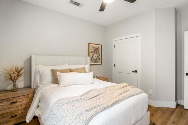 146 S Holly Laurel Circle, The Woodlands, TX 77382