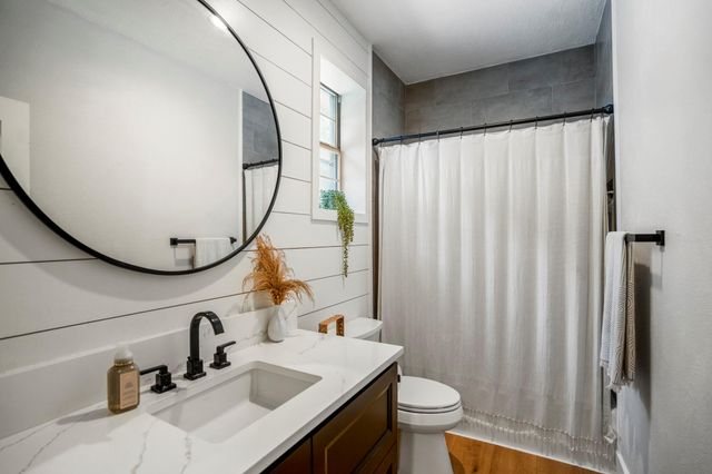 146 S Holly Laurel Circle, The Woodlands, TX 77382