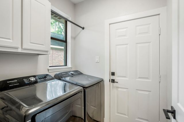 146 S Holly Laurel Circle, The Woodlands, TX 77382