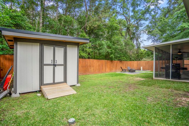 146 S Holly Laurel Circle, The Woodlands, TX 77382