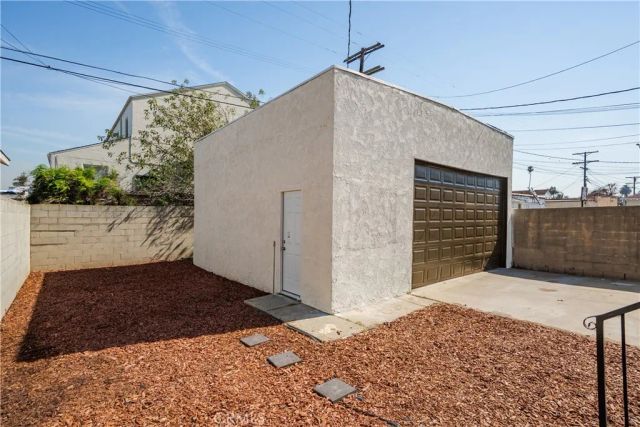 6622 5th Avenue, Los Angeles, CA 90043