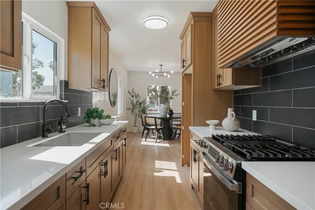 6622 5th Avenue, Los Angeles, CA 90043