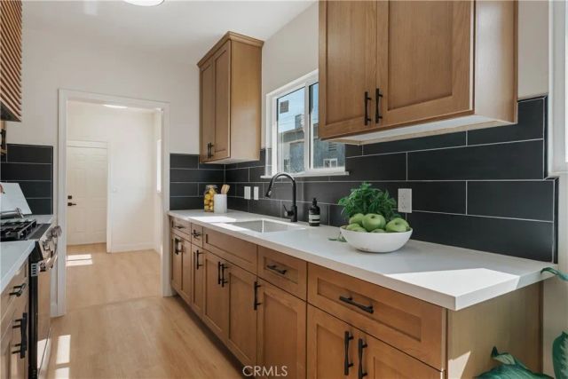 6622 5th Avenue, Los Angeles, CA 90043