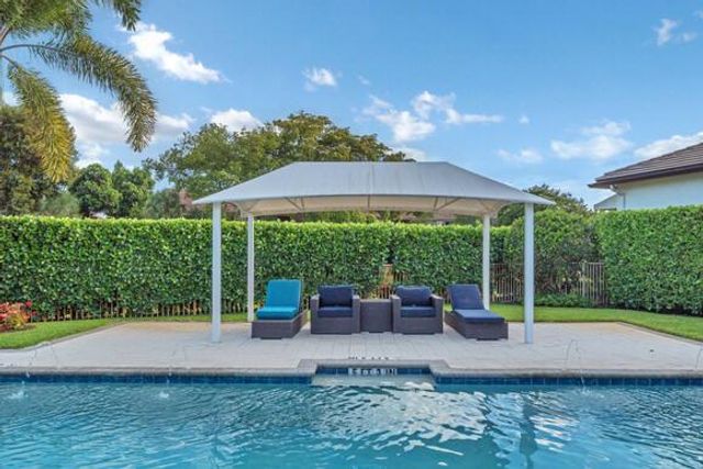 23008 Clear Echo Drive 11, Boca Raton, FL 33433