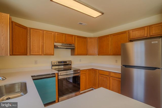 11 SOPHIE LN, Bunker Hill, WV 25413