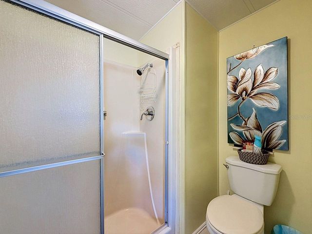 1561 APACHE CIRCLE, Tavares, FL 32778