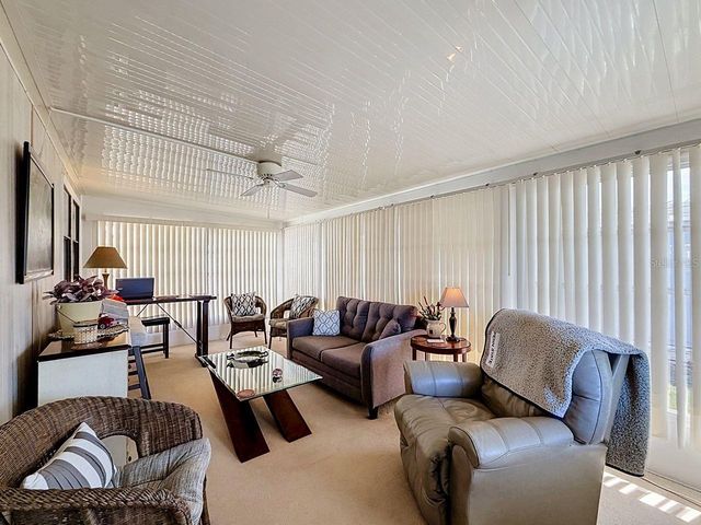 1561 APACHE CIRCLE, Tavares, FL 32778