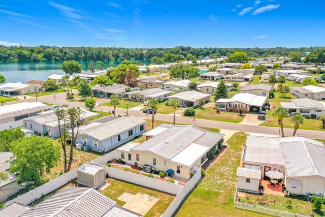 1561 APACHE CIRCLE, Tavares, FL 32778