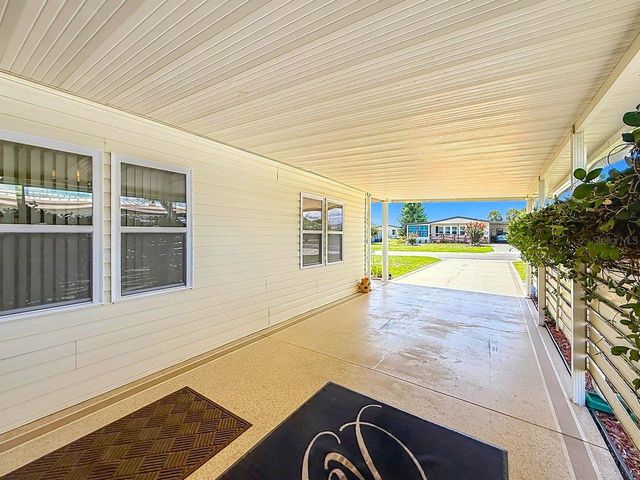 1561 APACHE CIRCLE, Tavares, FL 32778