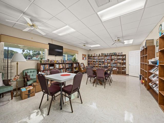 1561 APACHE CIRCLE, Tavares, FL 32778