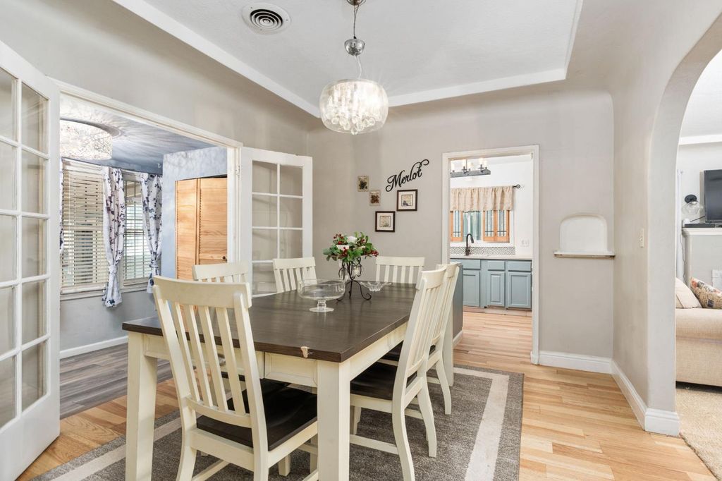 Image 13 of property listing at 4025 E Tulare Street, Fresno, CA 93702