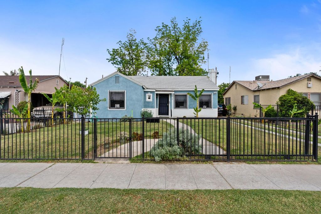 Image 2 of property listing at 4025 E Tulare Street, Fresno, CA 93702