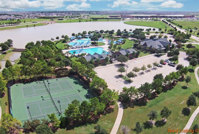 10807 Cloaked Wing Court, Cypress, TX 77433