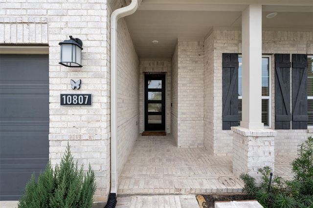 10807 Cloaked Wing Court, Cypress, TX 77433
