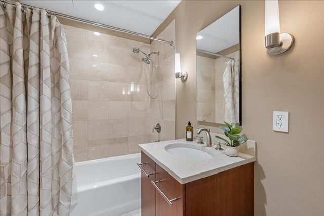 401 N Wabash Avenue 57F, Chicago, IL 60611