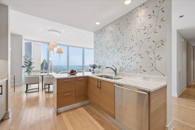 401 N Wabash Avenue 57F, Chicago, IL 60611