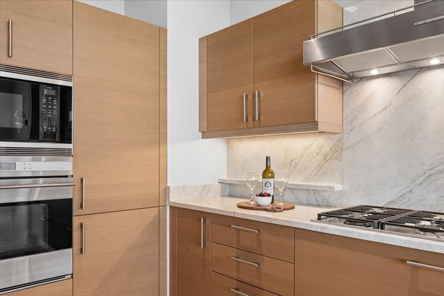 401 N Wabash Avenue 57F, Chicago, IL 60611