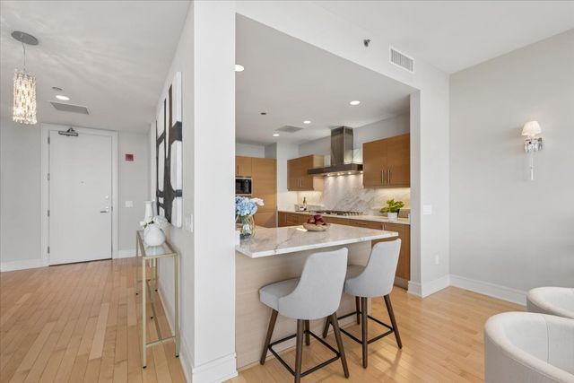 401 N Wabash Avenue 57F, Chicago, IL 60611