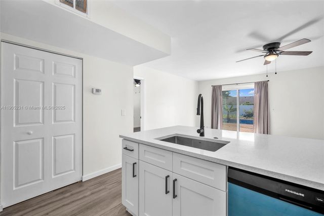 5904 S Rue Rd, West Palm Beach, FL 33415