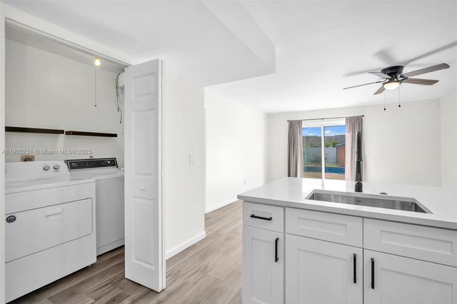 5904 S Rue Rd, West Palm Beach, FL 33415