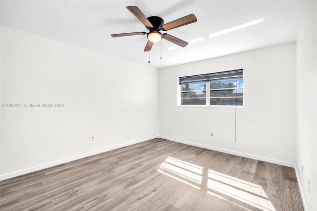 5904 S Rue Rd, West Palm Beach, FL 33415