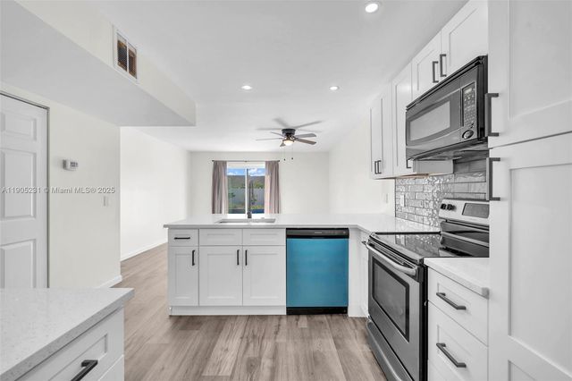 5904 S Rue Rd, West Palm Beach, FL 33415