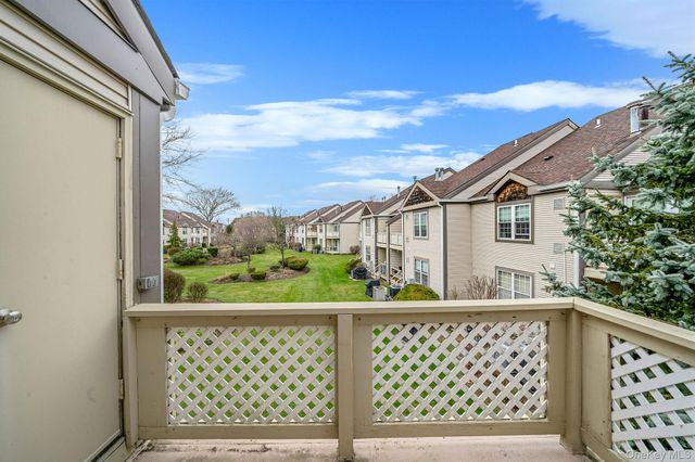 12 Greenmeadow Drive 12, Babylon, NY 11702