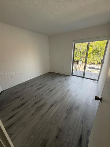 7430 SW 59th Ct B9, South Miami, FL 33143