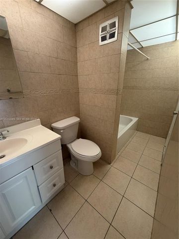 7430 SW 59th Ct B9, South Miami, FL 33143
