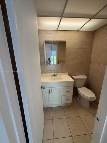 7430 SW 59th Ct B9, South Miami, FL 33143