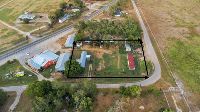 80 COUNTY ROAD 100, Floresville, TX 78114