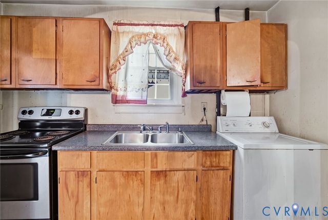 654 Confederate Ave, Petersburg, VA 23803