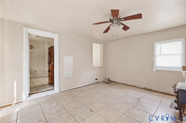 654 Confederate Ave, Petersburg, VA 23803
