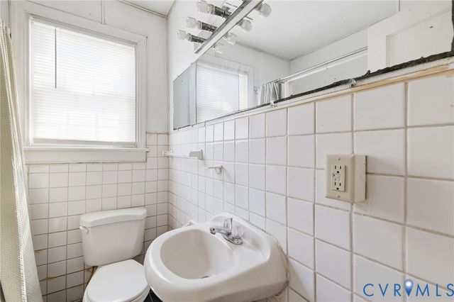 654 Confederate Ave, Petersburg, VA 23803