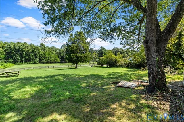 654 Confederate Ave, Petersburg, VA 23803