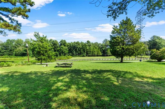 654 Confederate Ave, Petersburg, VA 23803