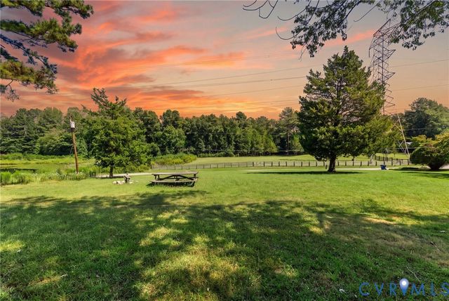 654 Confederate Ave, Petersburg, VA 23803