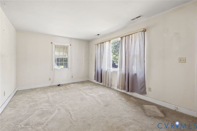 654 Confederate Ave, Petersburg, VA 23803