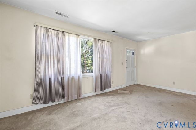 654 Confederate Ave, Petersburg, VA 23803