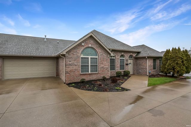 8160 Wyntree Villas Drive, Newburgh, IN 47630