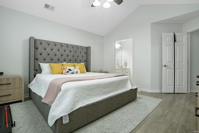 8160 Wyntree Villas Drive, Newburgh, IN 47630