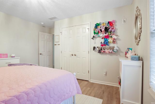 8160 Wyntree Villas Drive, Newburgh, IN 47630