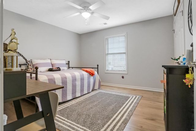 8160 Wyntree Villas Drive, Newburgh, IN 47630