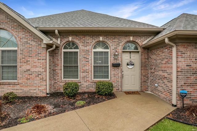 8160 Wyntree Villas Drive, Newburgh, IN 47630