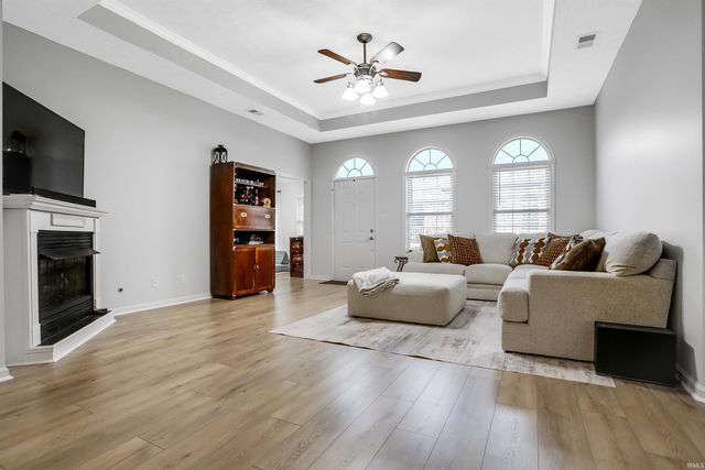 8160 Wyntree Villas Drive, Newburgh, IN 47630