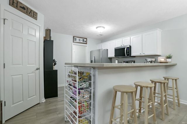 8160 Wyntree Villas Drive, Newburgh, IN 47630