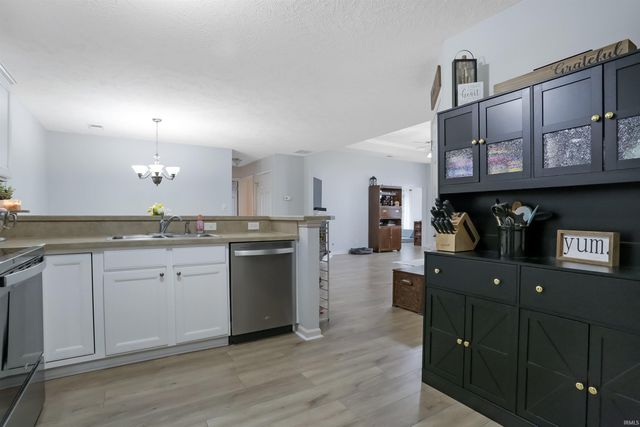 8160 Wyntree Villas Drive, Newburgh, IN 47630