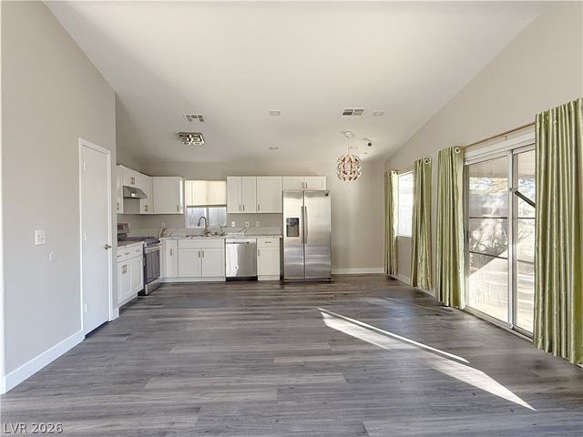 9362 Santa Fe Rose Street, Las Vegas, NV 89123